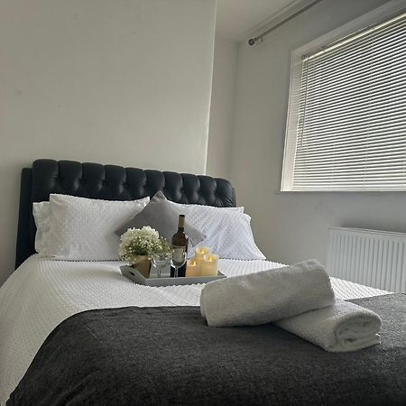 Experience London With Easy Villa Bromley Exterior photo